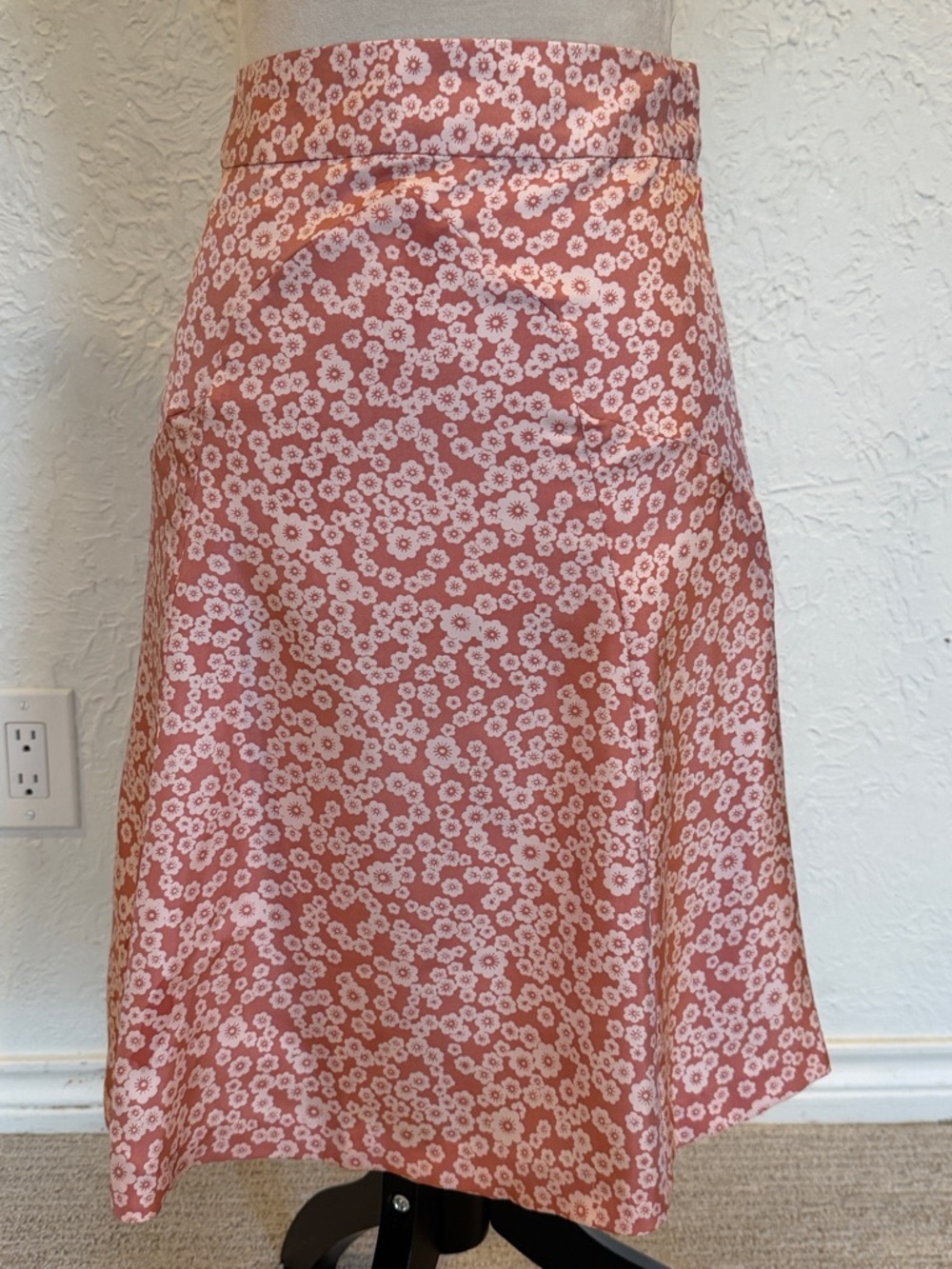 NWT Marc Jacobs Pink Floral silk skirt Sz 2